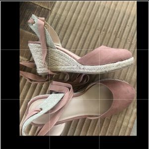 Aldo mauve colored espadrilles